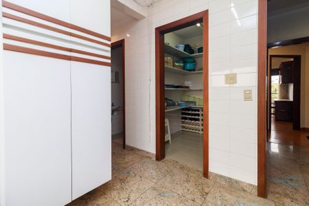 Apartamento para alugar com 233m², 3 quartos e 3 vagasÁrea de Serviço