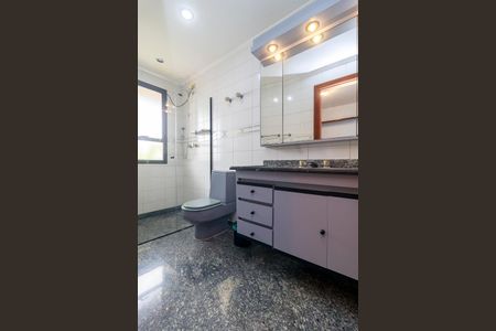 Apartamento para alugar com 233m², 3 quartos e 3 vagasSuíte 3 - Banheiro