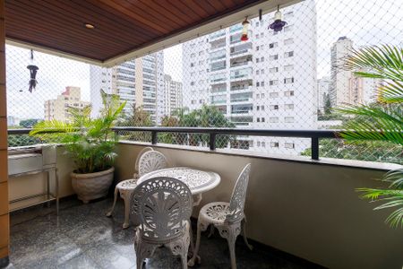 Apartamento para alugar com 233m², 3 quartos e 3 vagasSala - Varanda