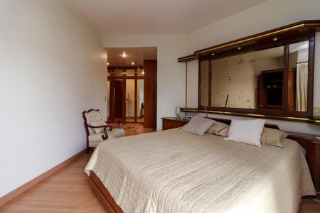 Apartamento para alugar com 233m², 3 quartos e 3 vagasSuíte 1