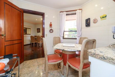 Apartamento para alugar com 233m², 3 quartos e 3 vagasCozinha