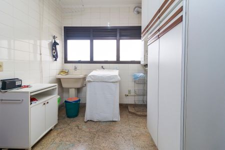 Apartamento para alugar com 233m², 3 quartos e 3 vagasÁrea de Serviço