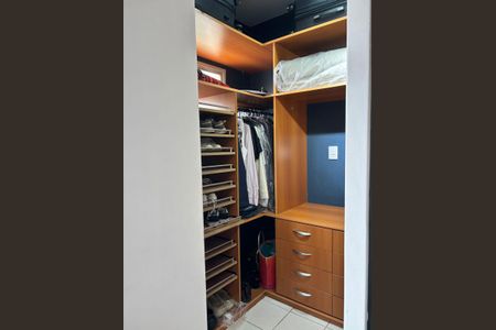 Apartamento para alugar com 108m², 3 quartos e 1 vagaCloset