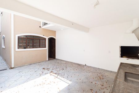 Casa para alugar com 147m², 4 quartos e 2 vagasQuintal