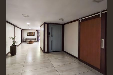 Apartamento à venda com 165m², 3 quartos e 2 vagas Apartamento à venda com 165m², 3 quartos e 2 vagasÁrea comum