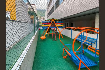 Apartamento à venda com 165m², 3 quartos e 2 vagas Apartamento à venda com 165m², 3 quartos e 2 vagasÁrea comum - Playground