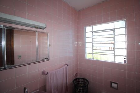 Casa à venda com 100m², 2 quartos e 2 vagasBanheiro 1