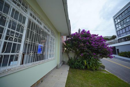 Fachada de casa para alugar com 1 quarto, 26m² em Coqueiros, Florianópolis