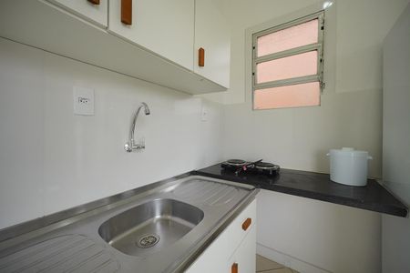 Cozinha de casa para alugar com 1 quarto, 26m² em Coqueiros, Florianópolis