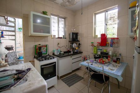 Casa à venda com 60m², 4 quartos e 1 vaga Casa à venda com 60m², 4 quartos e 1 vagaCozinha