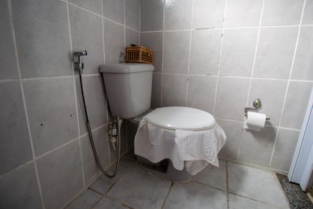 Casa à venda com 60m², 4 quartos e 1 vaga Casa à venda com 60m², 4 quartos e 1 vagaBanheiro 2