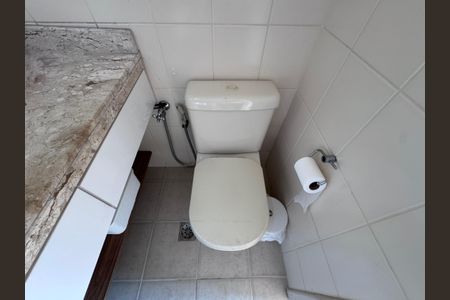 Apartamento para alugar com 75m², 2 quartos e 2 vagasSuíte - Banheiro