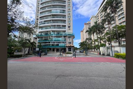 Apartamento para alugar com 75m², 2 quartos e 2 vagasFachada