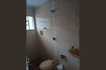 Casa à venda com 200m², 6 quartos e 3 vagas Casa à venda com 200m², 6 quartos e 3 vagasBanheiro