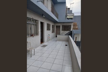 Casa à venda com 200m², 6 quartos e 3 vagas Casa à venda com 200m², 6 quartos e 3 vagasÁrea externa