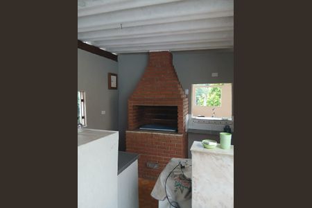 Casa à venda com 200m², 6 quartos e 3 vagas Casa à venda com 200m², 6 quartos e 3 vagasChurrasqueira