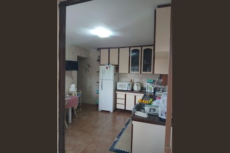 Casa à venda com 200m², 6 quartos e 3 vagas Casa à venda com 200m², 6 quartos e 3 vagasCozinha
