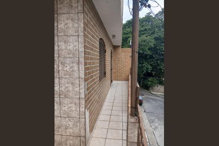 Casa à venda com 200m², 6 quartos e 3 vagas Casa à venda com 200m², 6 quartos e 3 vagasVaranda