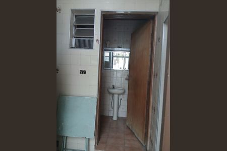 Casa à venda com 200m², 6 quartos e 3 vagas Casa à venda com 200m², 6 quartos e 3 vagasBanheiro