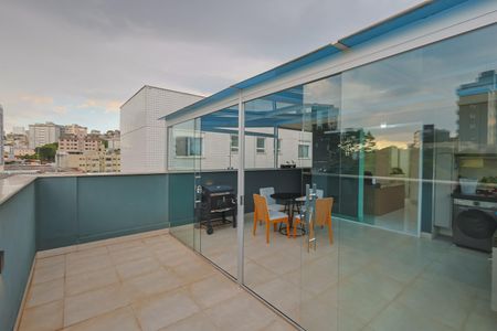 Apartamento à venda com 150m², 3 quartos e 4 vagasCobertura