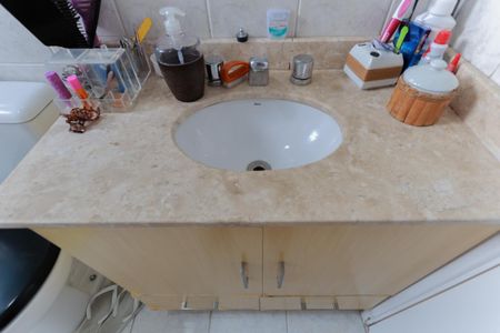 Apartamento à venda com 70m², 2 quartos e 1 vaga Apartamento à venda com 70m², 2 quartos e 1 vagaBanheiro da suíte