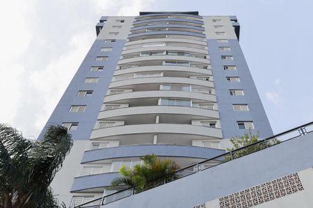 Apartamento à venda com 70m², 2 quartos e 1 vaga Apartamento à venda com 70m², 2 quartos e 1 vagaFachada do bloco