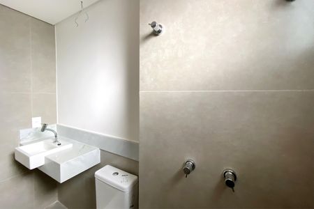 Apartamento à venda com 121m², 2 quartos e 2 vagasBanheiro da Suíte 2