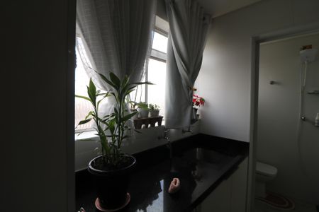 Apartamento para alugar com 68m², 2 quartos e 1 vagaÁrea de Serviço