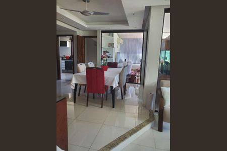 Casa à venda com 4 quartos, 350m² em Pendotiba, Niterói