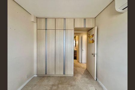 Apartamento à venda com 93m², 3 quartos e 2 vagasQuarto 2