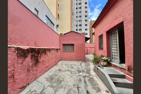 Casa para alugar com 200m², 3 quartos e 4 vagasQuintal