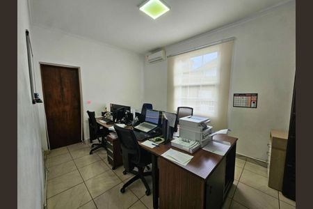 Casa à venda com 258m², 4 quartos e 2 vagas