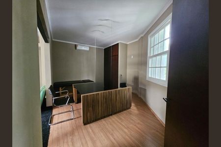 Casa à venda com 258m², 4 quartos e 2 vagas