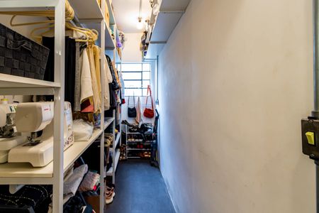 Apartamento à venda com 84m², 2 quartos e sem vaga Apartamento à venda com 84m², 2 quartos e sem vagaCloset