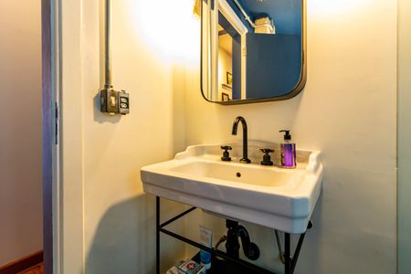 Apartamento à venda com 84m², 2 quartos e sem vaga Apartamento à venda com 84m², 2 quartos e sem vagaBanheiro