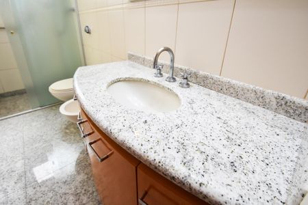 Apartamento à venda com 130m², 3 quartos e 1 vagabanheiro