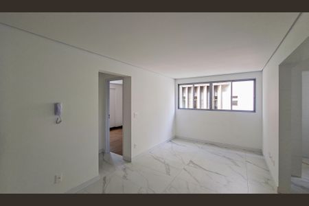 Sala/Cozinha de apartamento para alugar com 2 quartos, 65m² em Savassi, Belo Horizonte