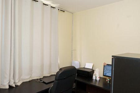 Casa à venda com 384m², 4 quartos e 4 vagas Casa à venda com 384m², 4 quartos e 4 vagasEscritório