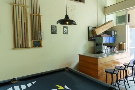Casa à venda com 384m², 4 quartos e 4 vagas Casa à venda com 384m², 4 quartos e 4 vagasSalão de jogos