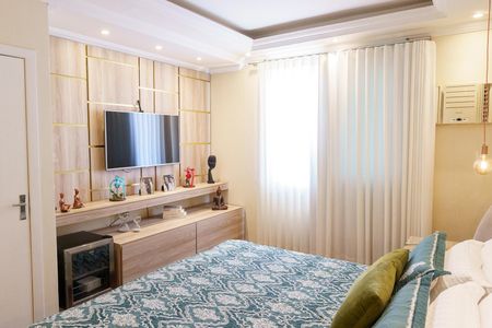 Casa à venda com 384m², 4 quartos e 4 vagas Casa à venda com 384m², 4 quartos e 4 vagasQuarto 2 - Suíte