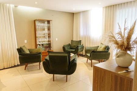 Casa à venda com 384m², 4 quartos e 4 vagas Casa à venda com 384m², 4 quartos e 4 vagasSala