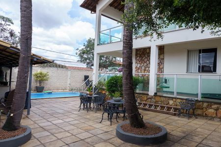 Área comum de casa à venda com 4 quartos, 384m² em Santa Cruz Industrial, Contagem