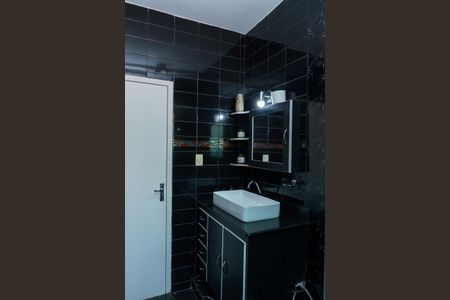 Casa à venda com 384m², 4 quartos e 4 vagas Casa à venda com 384m², 4 quartos e 4 vagasBanheiro 2