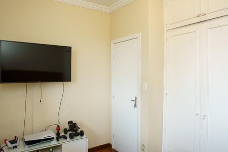 Casa à venda com 384m², 4 quartos e 4 vagas Casa à venda com 384m², 4 quartos e 4 vagasQuarto 3