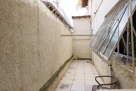 Casa à venda com 384m², 4 quartos e 4 vagas Casa à venda com 384m², 4 quartos e 4 vagasÁrea externa
