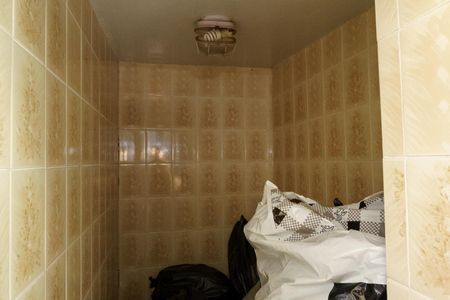 Casa à venda com 384m², 4 quartos e 4 vagas Casa à venda com 384m², 4 quartos e 4 vagasSaúna