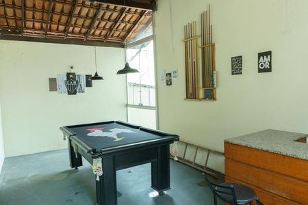 Casa à venda com 384m², 4 quartos e 4 vagas Casa à venda com 384m², 4 quartos e 4 vagasSalão de jogos