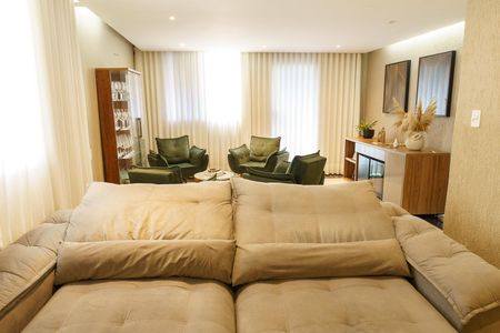 Casa à venda com 384m², 4 quartos e 4 vagas Casa à venda com 384m², 4 quartos e 4 vagasSala