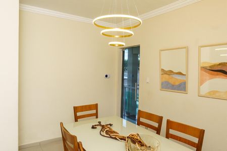 Casa à venda com 384m², 4 quartos e 4 vagas Casa à venda com 384m², 4 quartos e 4 vagasCopa