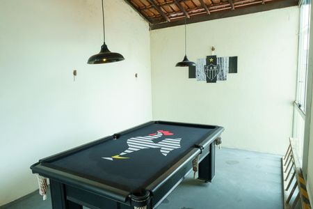 Casa à venda com 384m², 4 quartos e 4 vagas Casa à venda com 384m², 4 quartos e 4 vagasSalão de jogos